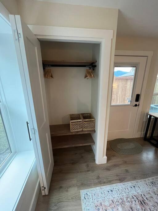 Modern Studio With Soft Tub And Mountain Views - Ratcliffe Guest Suite Duncan Dış mekan fotoğraf