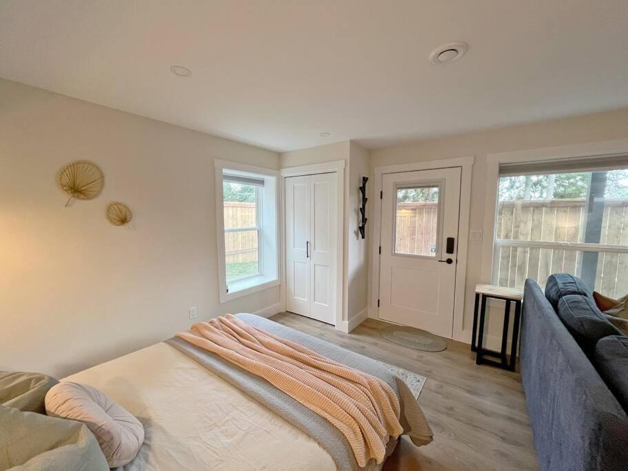 Modern Studio With Soft Tub And Mountain Views - Ratcliffe Guest Suite Duncan Dış mekan fotoğraf